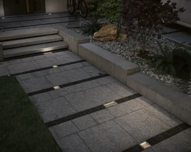 Solarni LED tlakovec