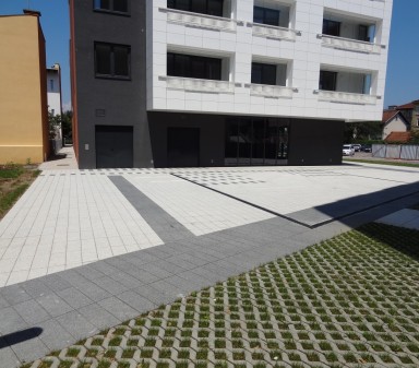 Travna plošča siva