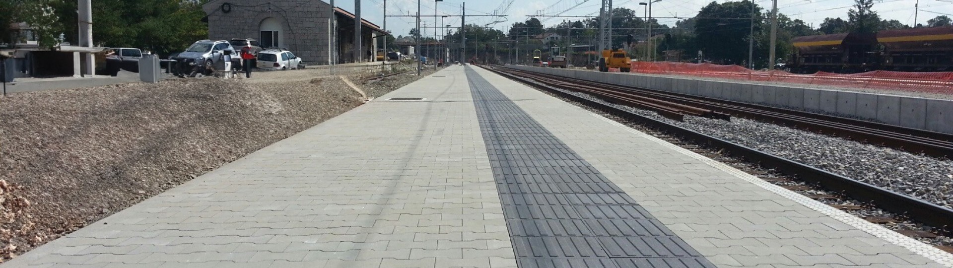 Tlakovec " H " 8 cm - Ostri/ravni rob